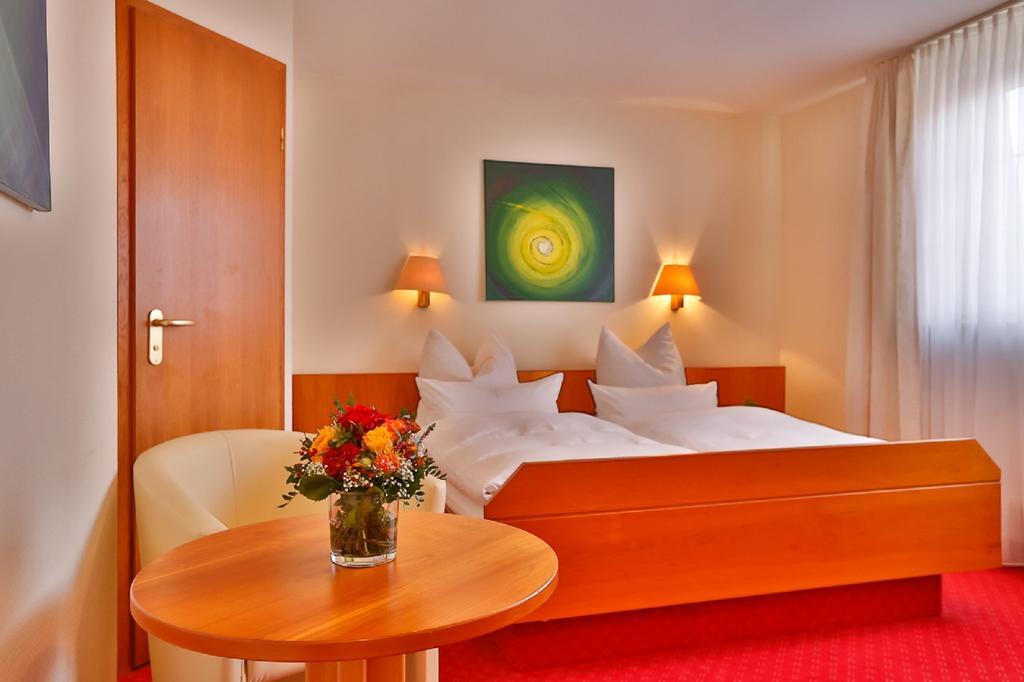 Mayers Waldhorn - zwischen Reutlingen und Tübingen Kusterdingen Zimmer foto